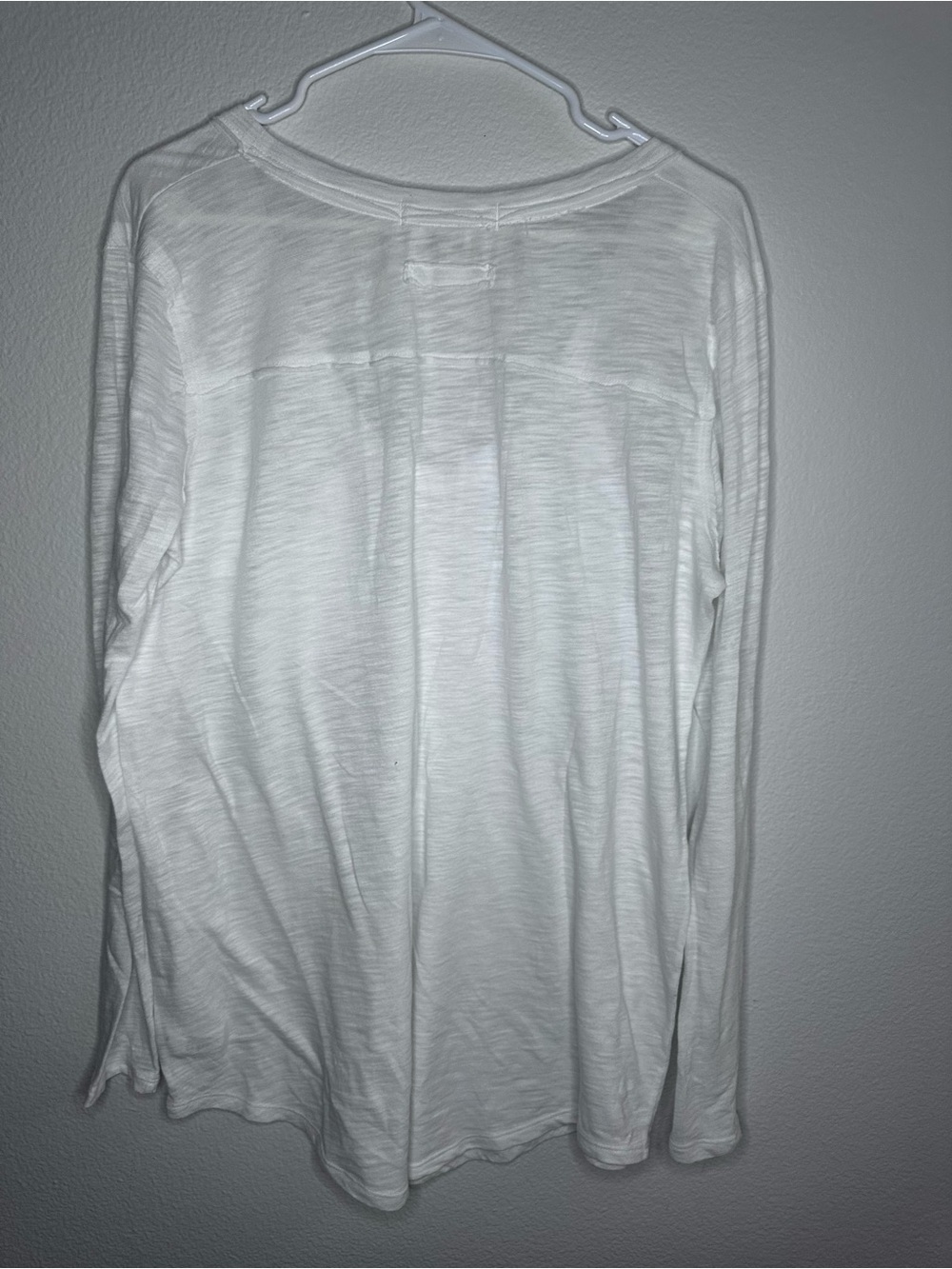 We The Free- Oversized White Scoop-Neck Long Sleeve Pocket Tee- Large - Picture 7 of 8